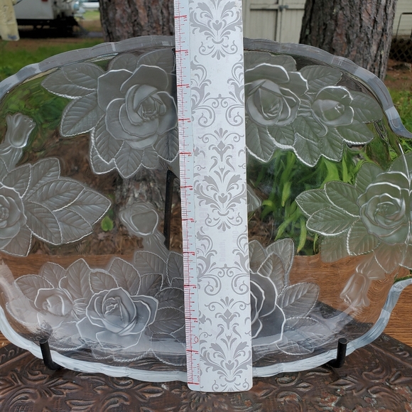 Mikasa Winter Frosted Rose Platter - Picture 3 of 5